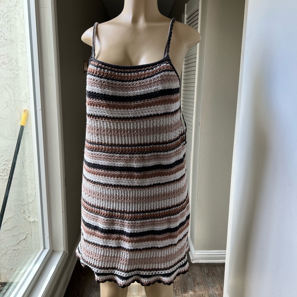 American Eagle Gray and White Knit Top